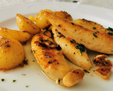 Foto del paso 6 de la receta: Solomillos de Pollo al Ajillo con Patatas