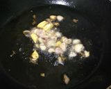 Foto langkah ke 1 dari resep Sosis Asam Manis.