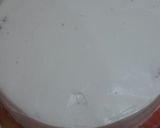 A picture of step 3 of Vanilla ice cream cake.