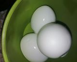 A picture of step 3 of Perfectly boiled egg without cracks.