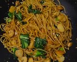 Foto langkah ke 6 dari resep Spaghetti Goreng Jawa.