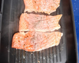 Foto del paso 4 de la receta: Salmón marinado a la miel