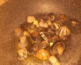 Foto del passaggio 1 della ricetta Spaghetti alle vongole