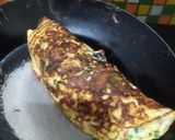 Foto langkah ke 6 dari resep Omelette Bayam Jamur Kuping - MPASI 12m+.