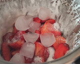 Foto del paso 1 de la receta: Batido de fresas 🍓 con nata Thermomix
