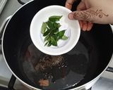 A picture of step 1 of Simple Peas Rice.