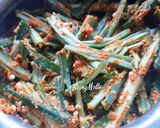 A picture of step 2 of Bhindi Fry.