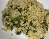 Foto del paso 3 de la receta: Arroz integral con ajo y pimiento verde