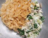 Foto langkah ke 5 dari resep 42. Kwetiau Goreng Ayam Bakso.