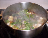 Foto del paso 7 de la receta: Guiso de sepia, gambón y almejas