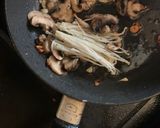 Foto langkah ke 3 dari resep Pasta aglio olio mudah.