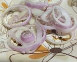 A picture of step 1 of Onion pakora.