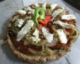 Foto del paso 10 de la receta: Pizza base de atún con tomates y cebolla a la sartén