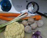 Foto langkah ke 1 dari resep Sayur bening kembang kol.