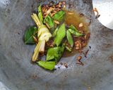 Foto langkah ke 7 dari resep 19. Isi Perut Tuna Masak Garo Rica (khas Manado).