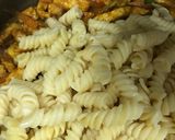 صورة لخطوة 4 من وصفة مكرونة بالنكهة الصينية 🥢🍲