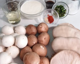 Foto del paso 1 de la receta: Salteado de setas  y champiñones a la crema