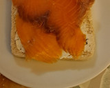 Foto del paso 4 de la receta: Tostada de salmón