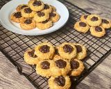 Foto langkah ke 6 dari resep 124. Choco Cheese Thumbprint Cookies.