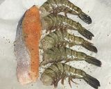 紙包烤鮭魚跟大蝦的食譜步驟1照片