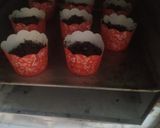 Foto langkah ke 3 dari resep Triple Choco Muffin.