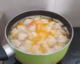 Foto langkah ke 7 dari resep Sup Bola-bola Udang.