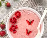 Foto langkah ke 3 dari resep Banana-strawberry Smoothies.