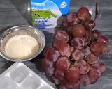 Foto langkah ke 1 dari resep Grape Velvet Milk.