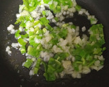 Foto del paso 1 de la receta: Tortilla de calabacín, pimiento y quesitos