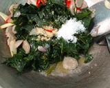 Foto langkah ke 4 dari resep Oseng Daun Singkong Jepang.