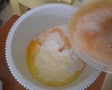 Foto langkah ke 2 dari resep Donat Sederhana #dapurelbeweek23.