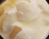 A picture of step 1 of Pears and Extra thick Double cream.