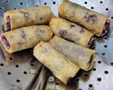 Foto langkah ke 5 dari resep Lumpia Ubi Ungu Isi Keju.