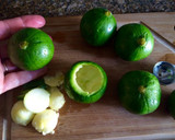 Foto del paso 1 de la receta: Zapallitos rellenos con huevo