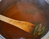 Foto del paso 3 de la receta: Sopa de nopales con chile guajillo