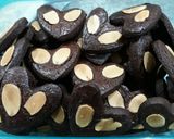 Foto langkah ke 4 dari resep Kue Kering Cokelat.