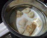 A picture of step 2 of Vanilla and Banana shake.