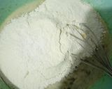 Foto langkah ke 3 dari resep Bolu Pisang Kukus 2 Telur.