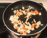 清炒蝦仁雞肉起司義大利麵（也能做寶寶副食品）的食譜步驟3照片