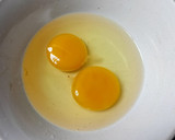 Foto langkah ke 1 dari resep Telur Dadar Bawang.