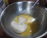 Foto del paso 1 de la receta: Biscochuelo con crema pastelera hecho por mi hijo💙😍