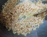 A picture of step 3 of Urad Dal Halwa.