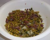 Foto del paso 5 de la receta Ensaladilla de guisantes, anchoas, queso y pimientos del piquillo