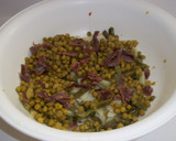 Foto del paso 5 de la receta: Ensaladilla de guisantes, anchoas, queso y pimientos del piquillo