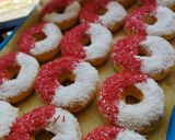 Foto langkah ke 7 dari resep Donat merah putih.