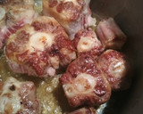 Foto del paso 1 de la receta: Rabo de ternera con aroma de jerez y romero en olla expres