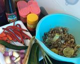 Foto langkah ke 1 dari resep Tumis Kerang Saus Tiram.