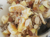 Tutifruti o ensalada de frutas con leche condensada