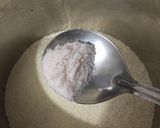 A picture of step 2 of Oats Uttapam.