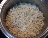 Foto del paso 2 de la receta Noodles al teriyaki y pollo con almendras